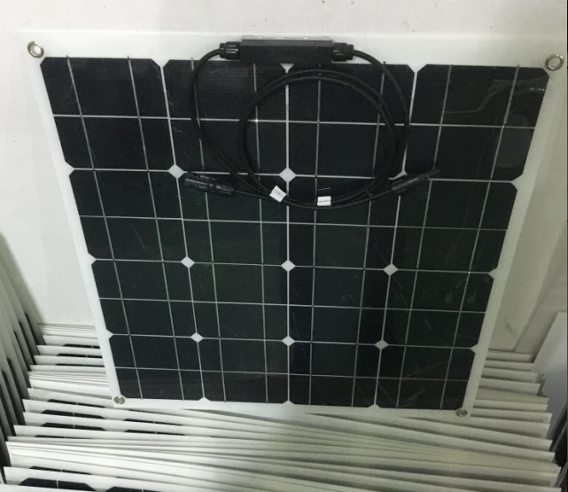 Painéis solares flexíveis personalizados de SunPower, painéis solares flexíveis 50W marinho
