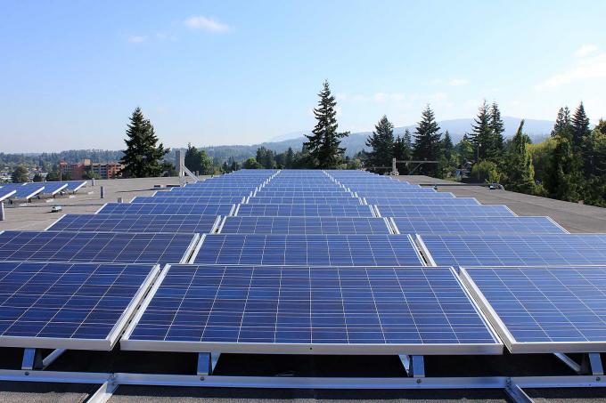 telhado fotovoltaico altamente seguro do carrinho de golfe do painel solar de 36V 350W para a central elétrica